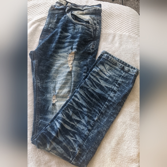 Evolution in Design Other - Evolution in Design Men's Distressed Jeans